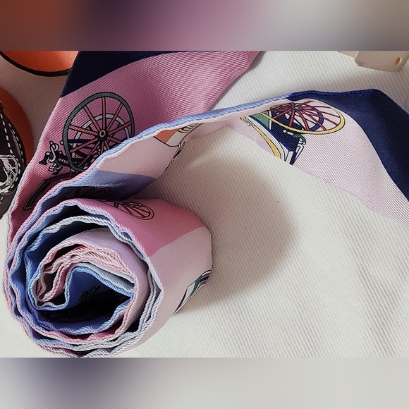 Hermes Twilly "Les Voitures Exquises" - Bleu/Rose/Vert - Picture 6 of 16